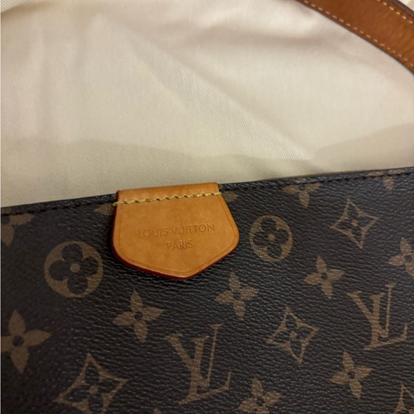 Louis Vuitton Graceful MM - Picture 12 of 16